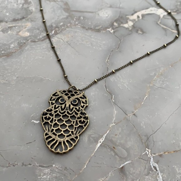 Elegant Gold Owl Pendant Necklace - Picture 1 of 4